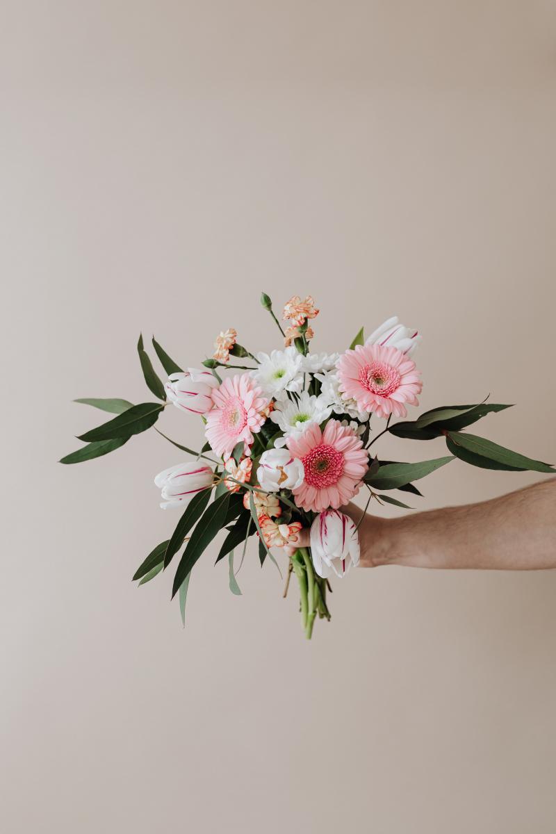 Chez quel fleuriste en ligne offrir un bouquet de fleurs pour un  anniversaire ? | Madame Décore